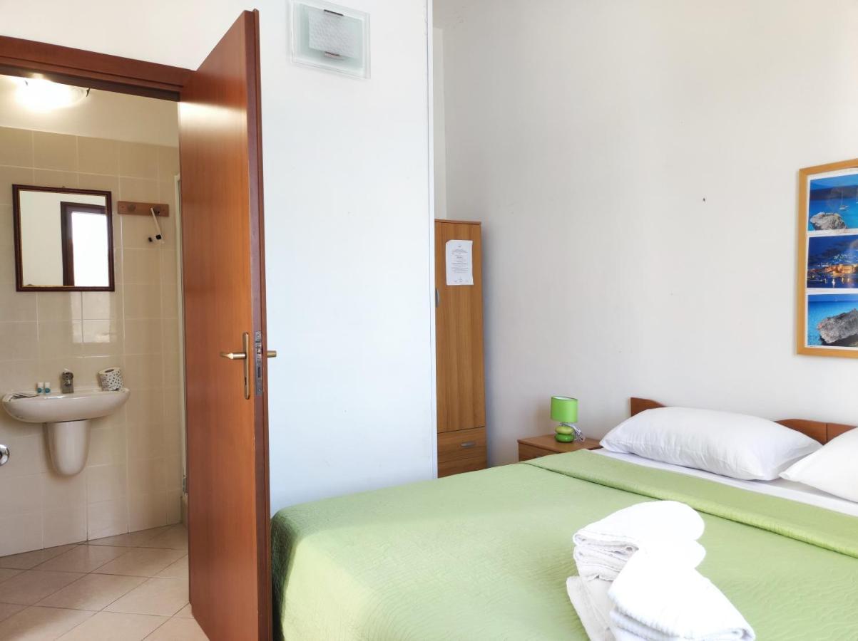 ファヴィニャーナCasa Panoramaアパートメント エクステリア 写真